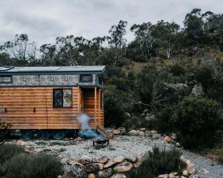 Jindabyne Accommodation Mowamba River Tiny House