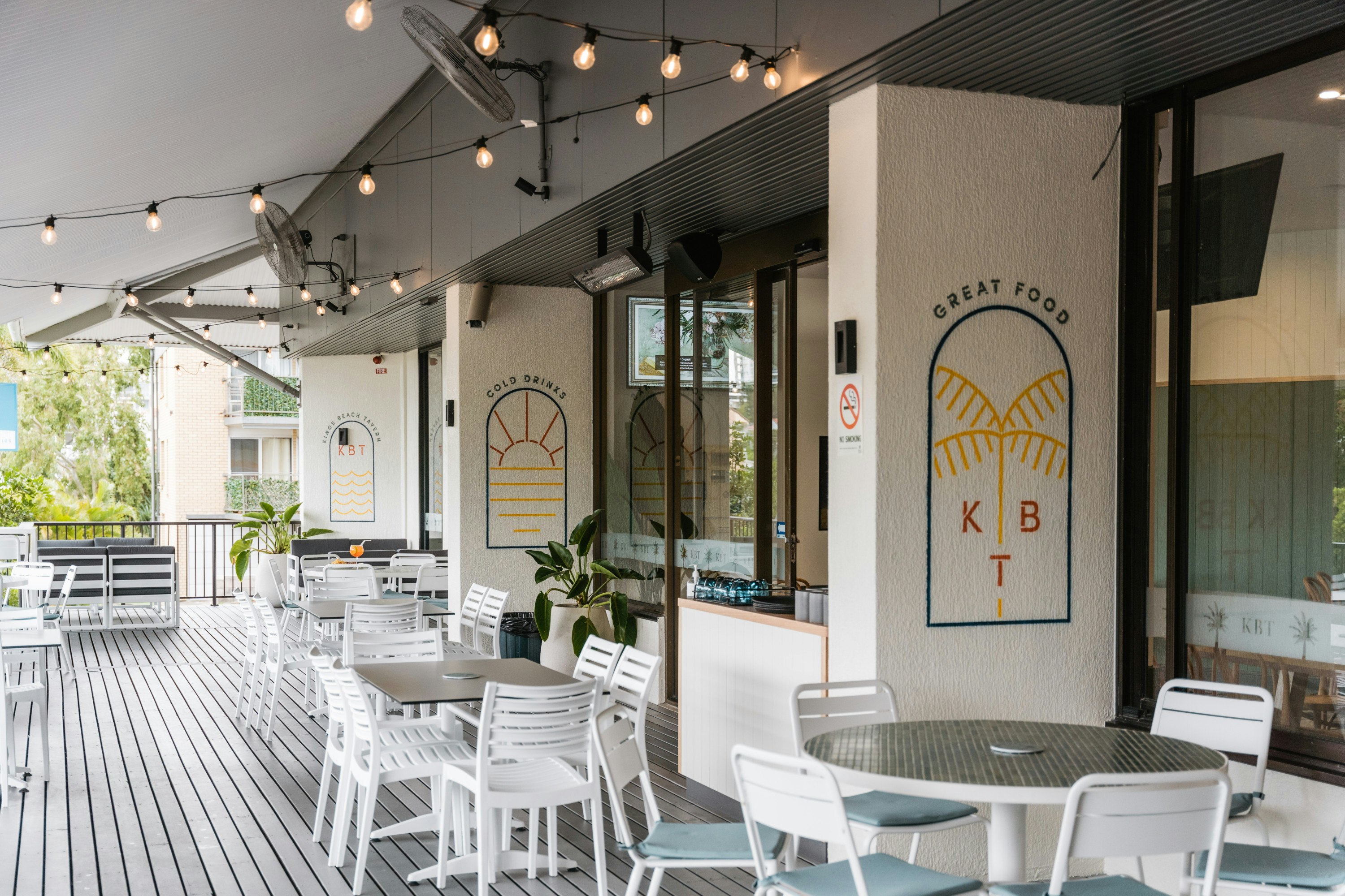 the kings beach tavern outdoor deck