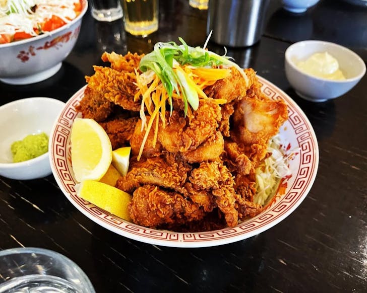 A bowl piled high with karaage chicken at KG Japanese Restaurant. 