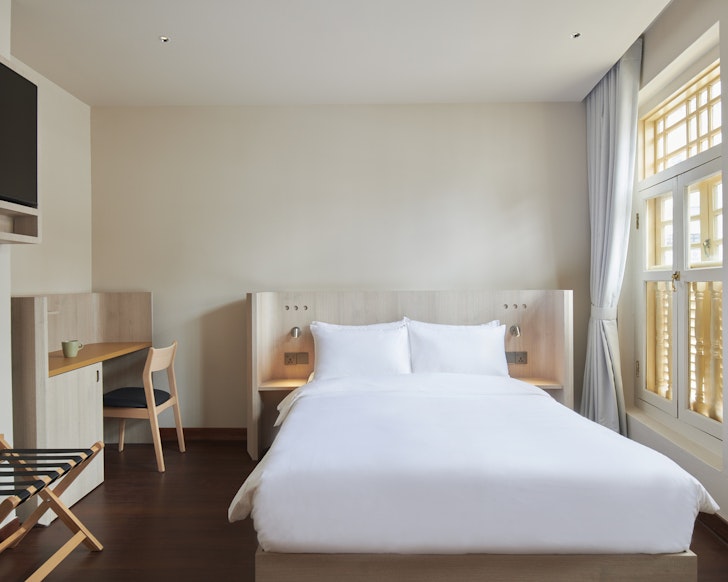 KINN Studios Queen Room