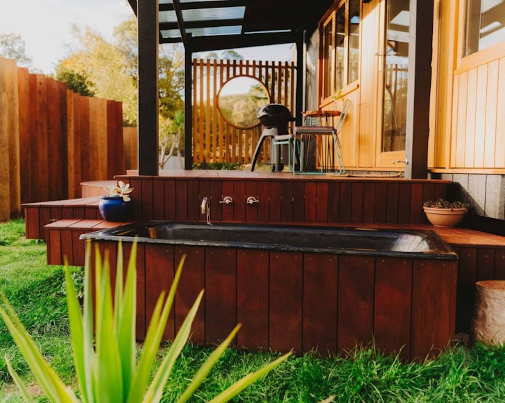 The outdoor bath at Libelle tiny home one of the best Victoria romantic getaways