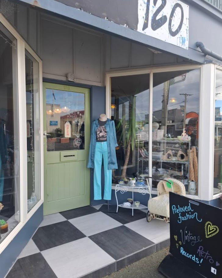 The exterior of Little Bird Boutique. 