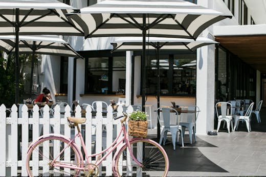 Little blackbird cafe