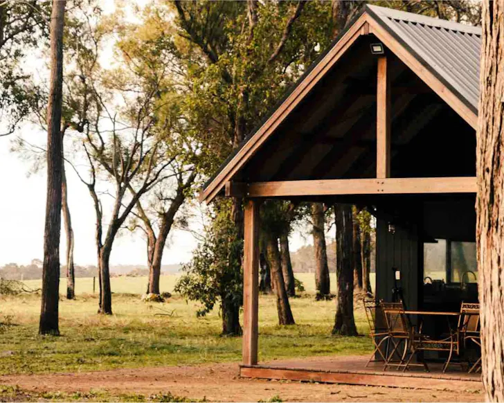 The covered deck at Littlewood Chalet best WA winter cabins and cottages