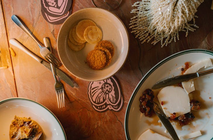 Lolaâs Wine Bar