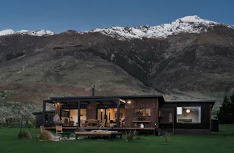 Makarora Bach best winter cabins New Zealand