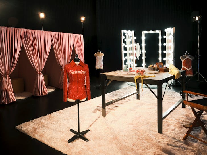 Sabrina Carpenter âShort nâ Sweet TV Showâ Airbnb experience set in Los Angeles