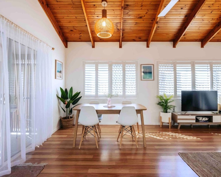 The living space at Miami Beach Guesthouse one of the best pet-friendly Gold Coast stays