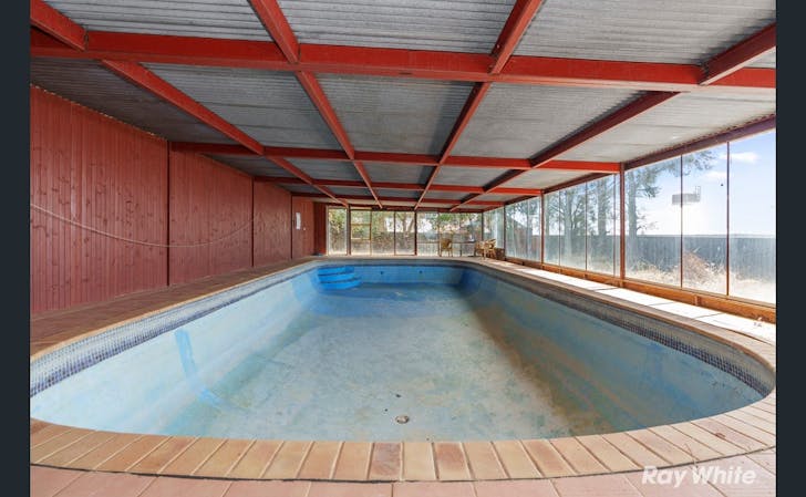 Monte Cristo Poolhouse