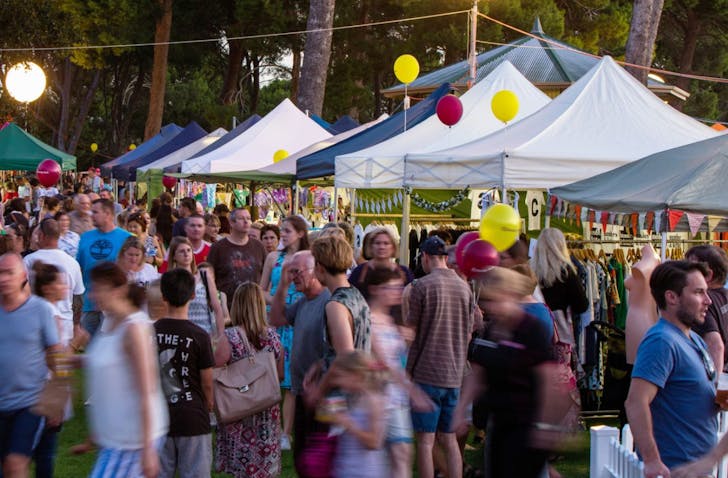 Moonlight Markets: The Christmas Edition Thorndon Park, Paradise