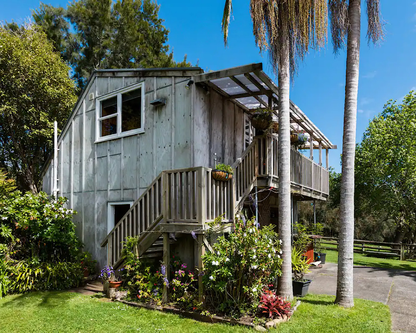 Muriwai Homestead Cottage is one of the most romantic getaways in Auckland. 