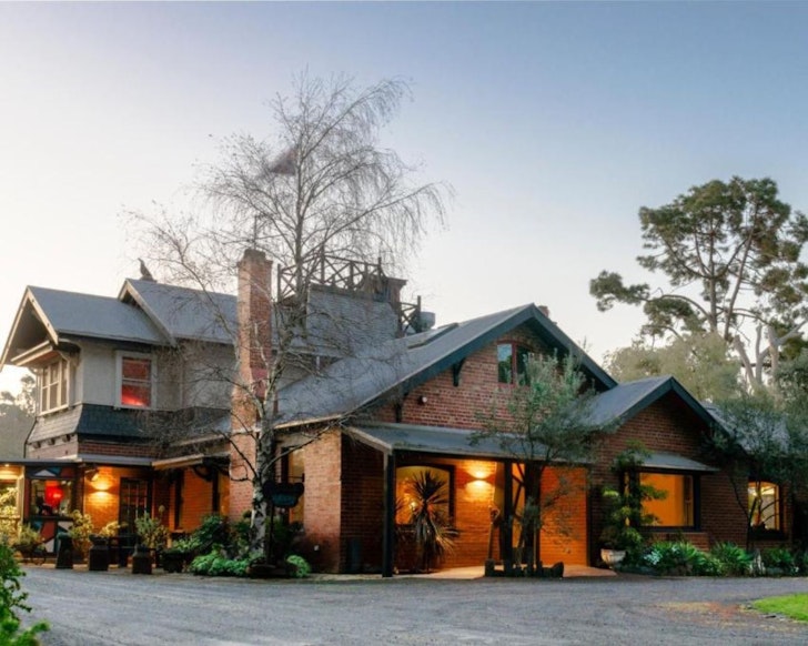 An exterior view of Oakdene Vineyard Guesthouse one of the best winery stays Victoria