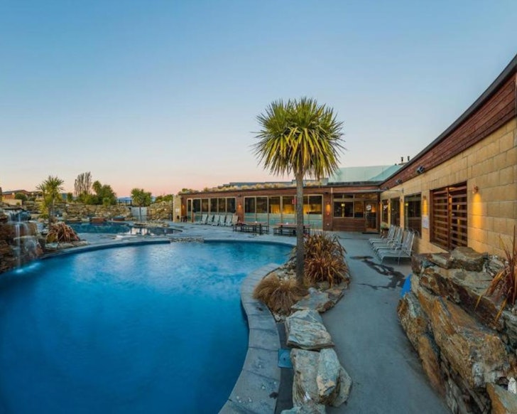 A view of the pool at Oakridge Resort one of the best accommodation options in Lake Wanaka