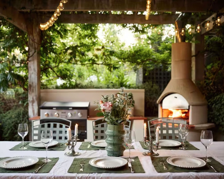 The outdoor entertaining space with pizza oven at Oliver's Yard one of the best Airbnbs in South Australia