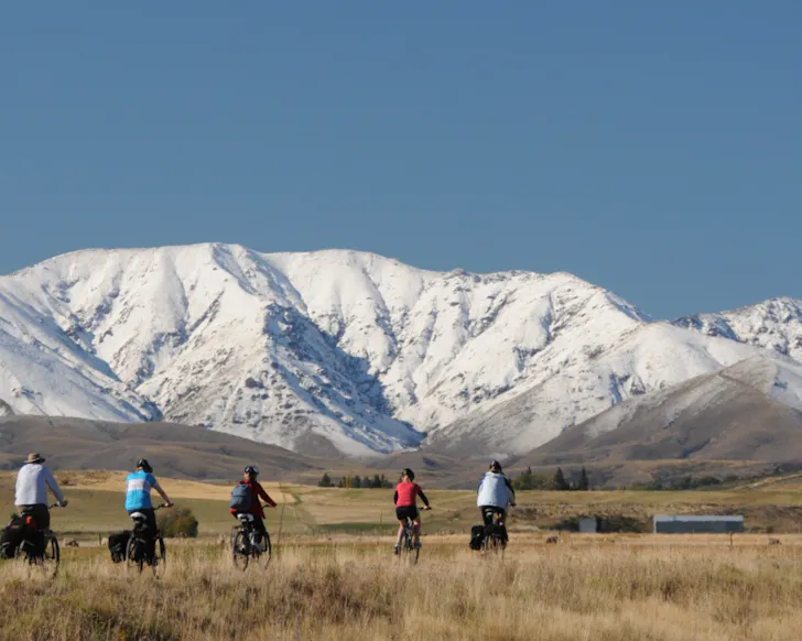 People cycling the otago rail trail