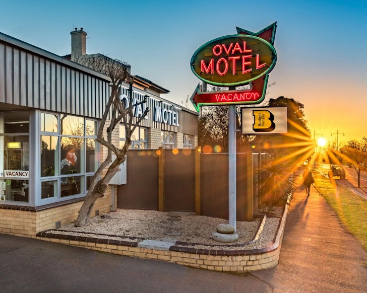 An exterior view of Bendigo Oval Motel one of the best motels in Australia