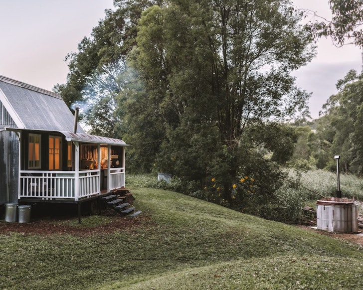 The hot tub outside Palmer & Gunn best winter cabins near Brisbane