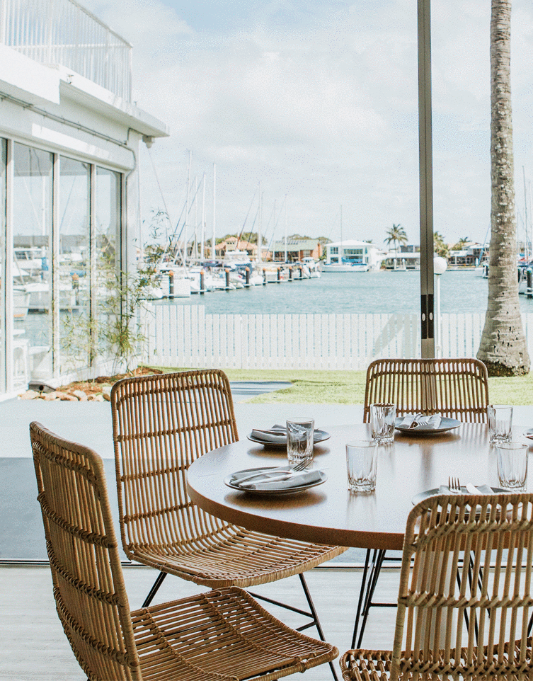 The Best Bars On The Sunshine Coast To Hit Up For A Spring Soirée