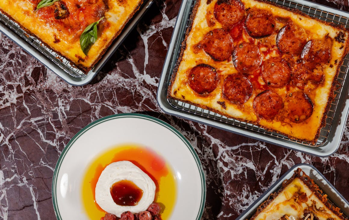 Table of food at Willi's Pizza in Perth