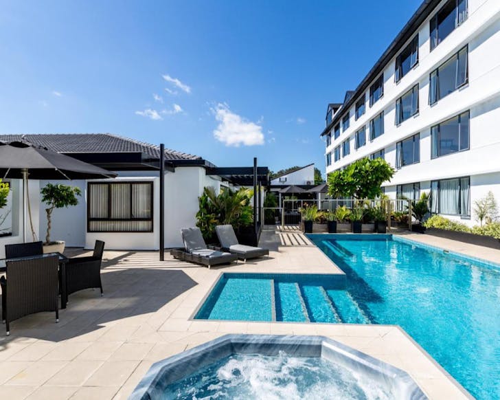 A T-shaped swimming pool at Plymouth International, one of the best hotels in New Plymouth. 