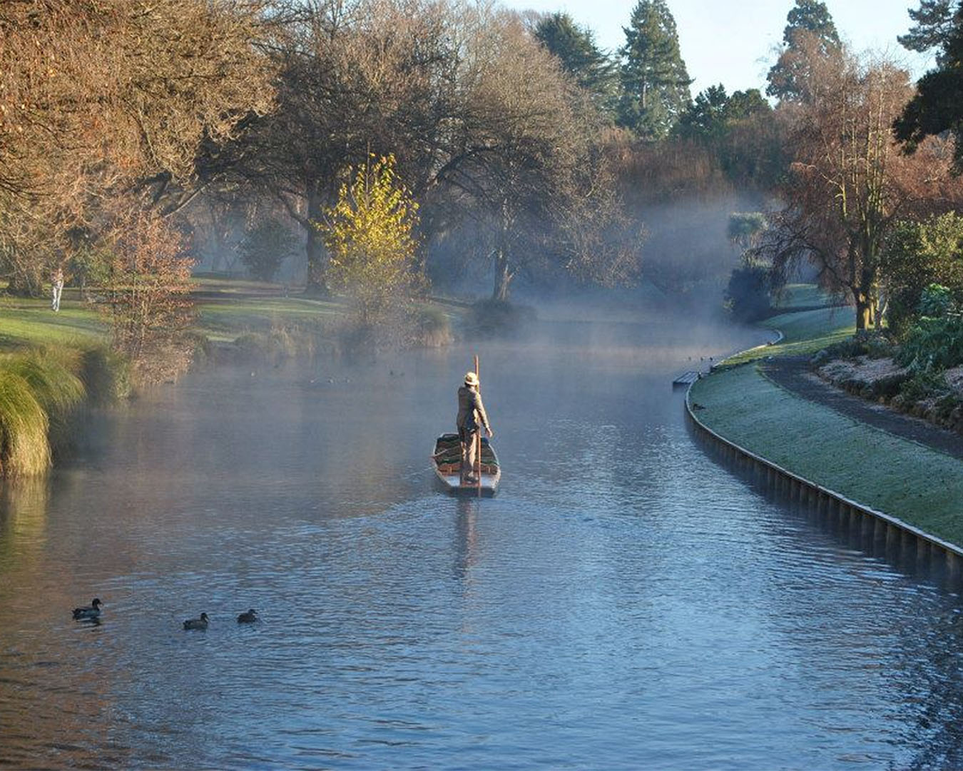 A gondola punting along on a misty morning in Christchurch.