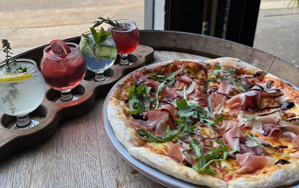 Pizza ad gin tasting flight