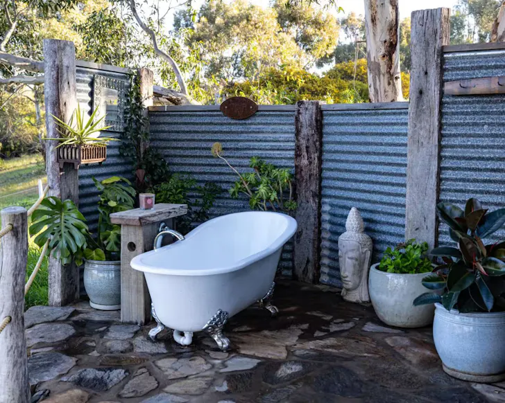 The outdoor bath at Rainshadow Retreat best Adelaide Hills stays