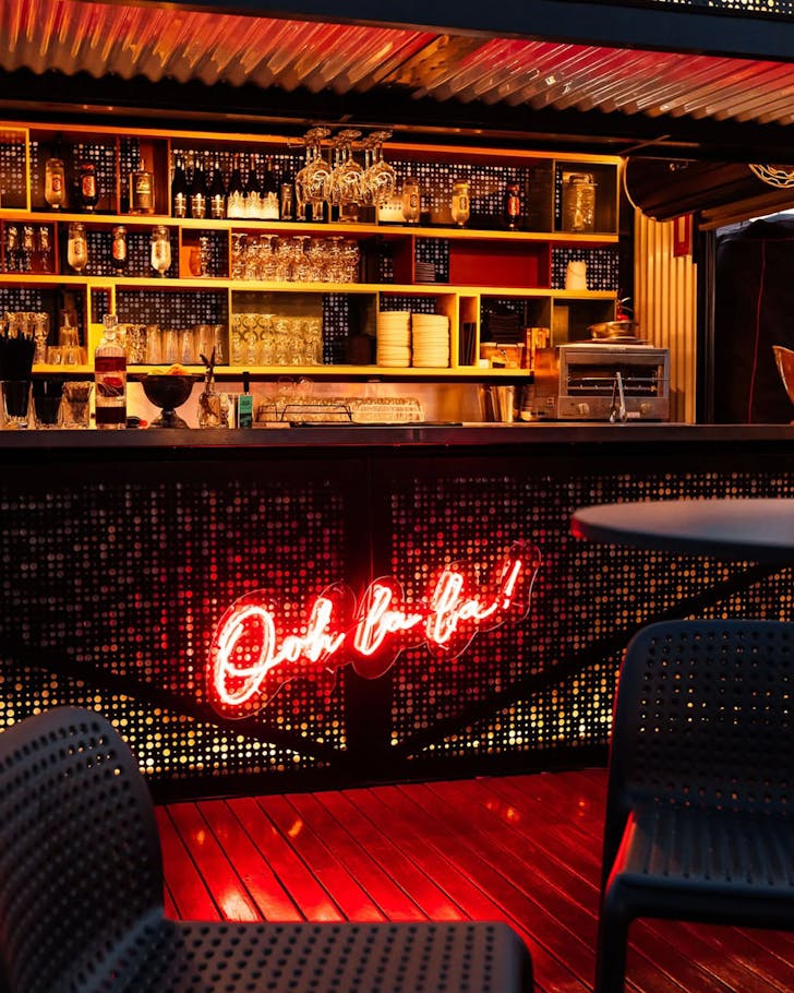 ooh la la bar