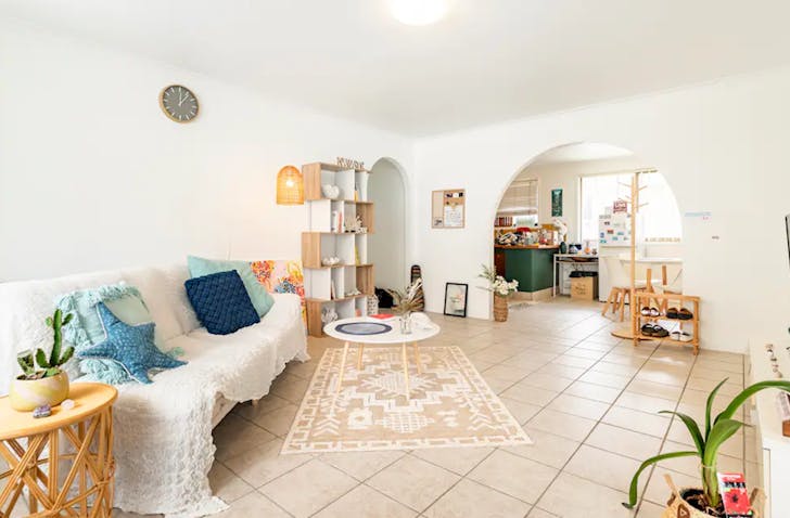 broadbeach airbnb room