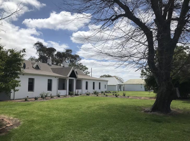 Cowalla Homestead farm stay front of house