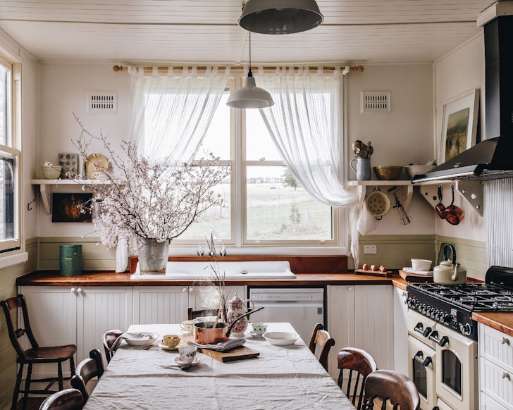 The kitchen at Shearers’ Quarters best farm stays NSW