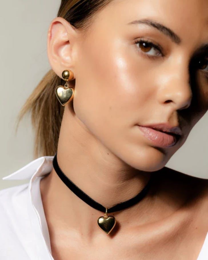 A gorgeous heart-shaped choker with matching earrings from Silk & Steel. 