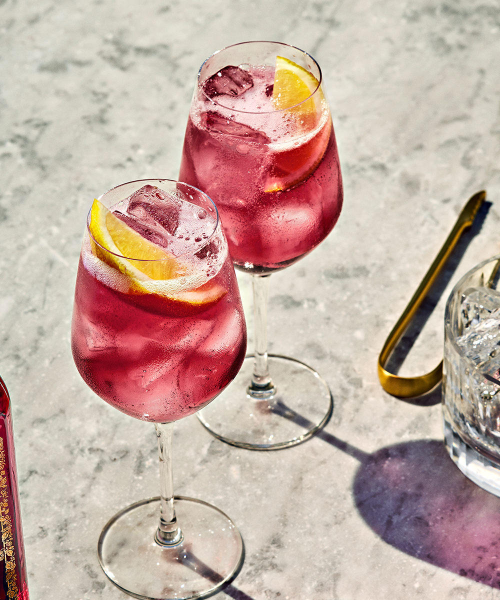 The Bombay Bramble Spritz Cocktail