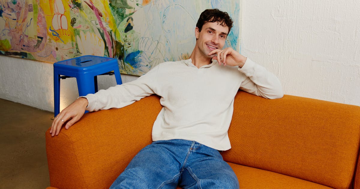 Flying For Love: How Louis Hanson Turned Ghosting Into An Unforgettable Trip Flying For Love: How Louis Hanson Turned Ghosting Into An Unforgettable Trip