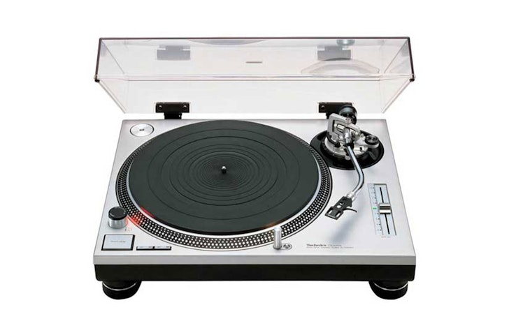 Technics 1200 Turntable