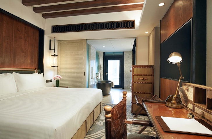 The Barracks Hotel Pool Access King Room