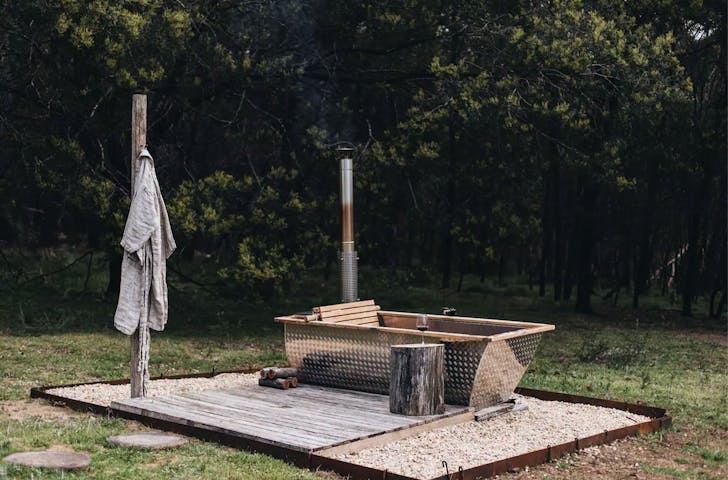 Wildernest Airbnb with hot tub spa bath in NSW