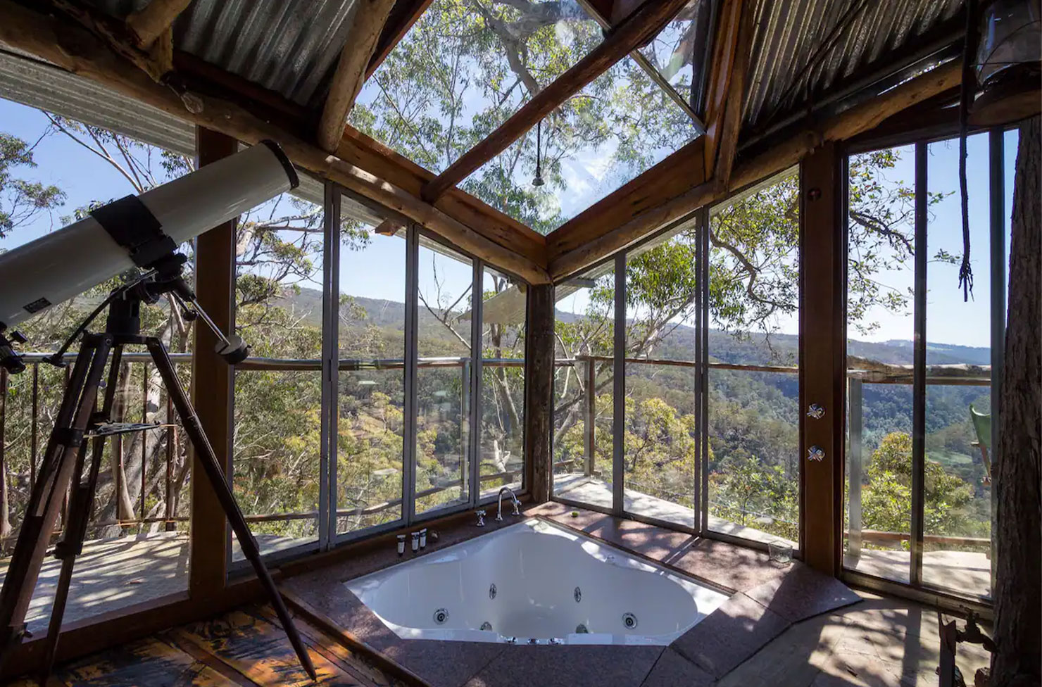 Airbnb with hot tub spa bath in NSW