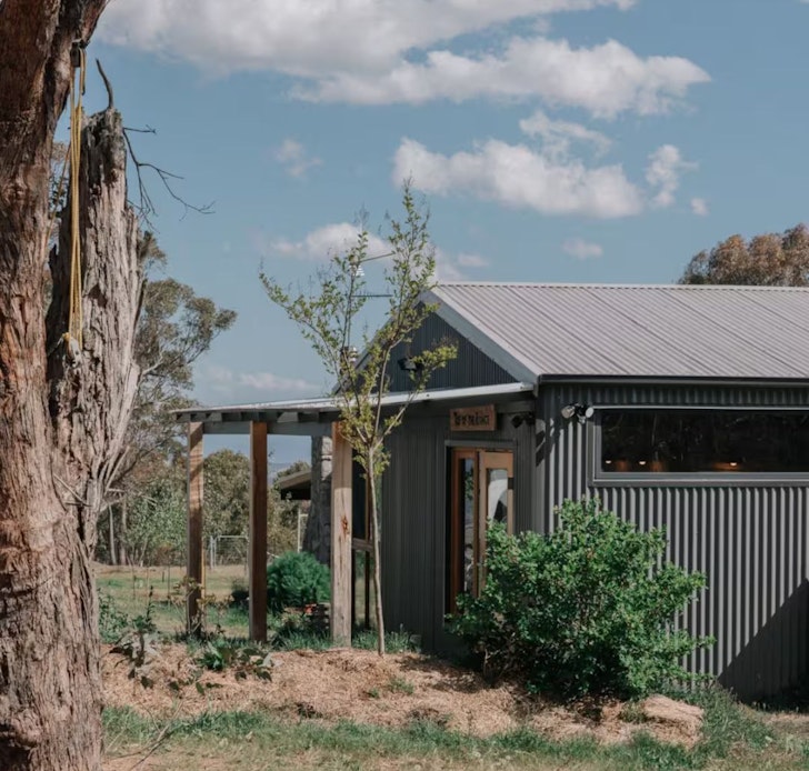 The outside view of The Bunk House rustic accommodation one of the best Airbnbs for groups near Jindabyne