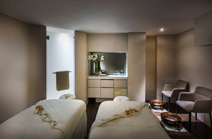The Fullerton Spa treatment room
