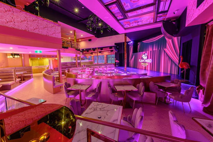 the interior of the pink flamingo spiegelclub