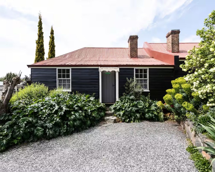 An exterior view of The Scottish Cottage one of the best Airbnbs in Launceston