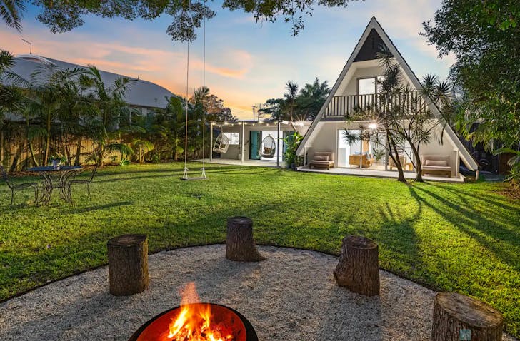 triangle house in cabarita