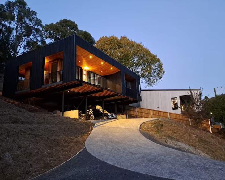 An exterior view of Thrower House Airbnb Launceston