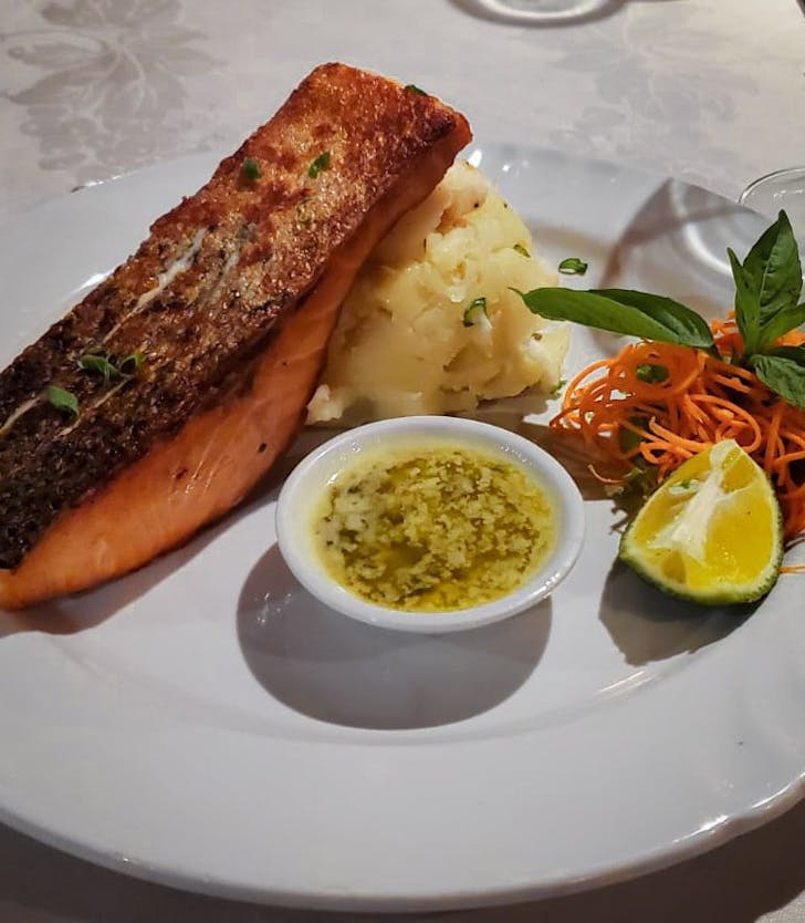 Tikoâs Seafood Restaurant And Bar
