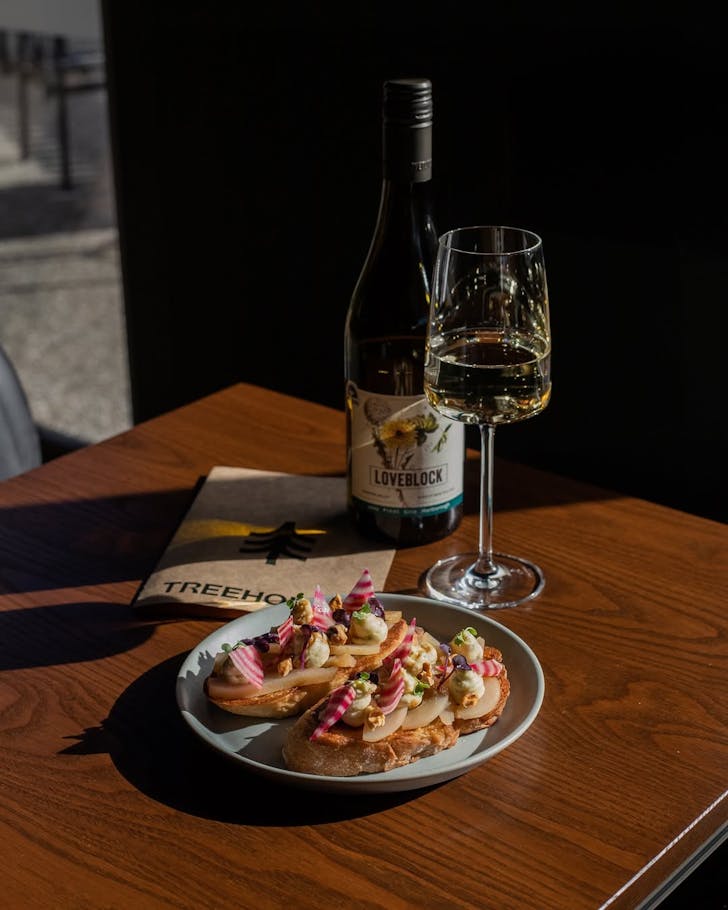 Wine and blue cheese bruschetta at Treehouse. 