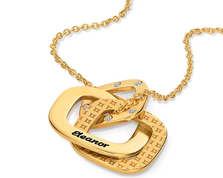 The Tres Engraved Necklace With Diamonds one of the best gifts for her