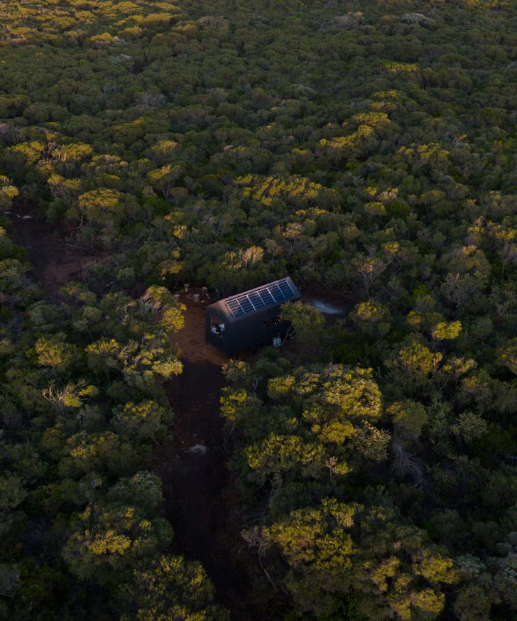Unyoked cabin in WA