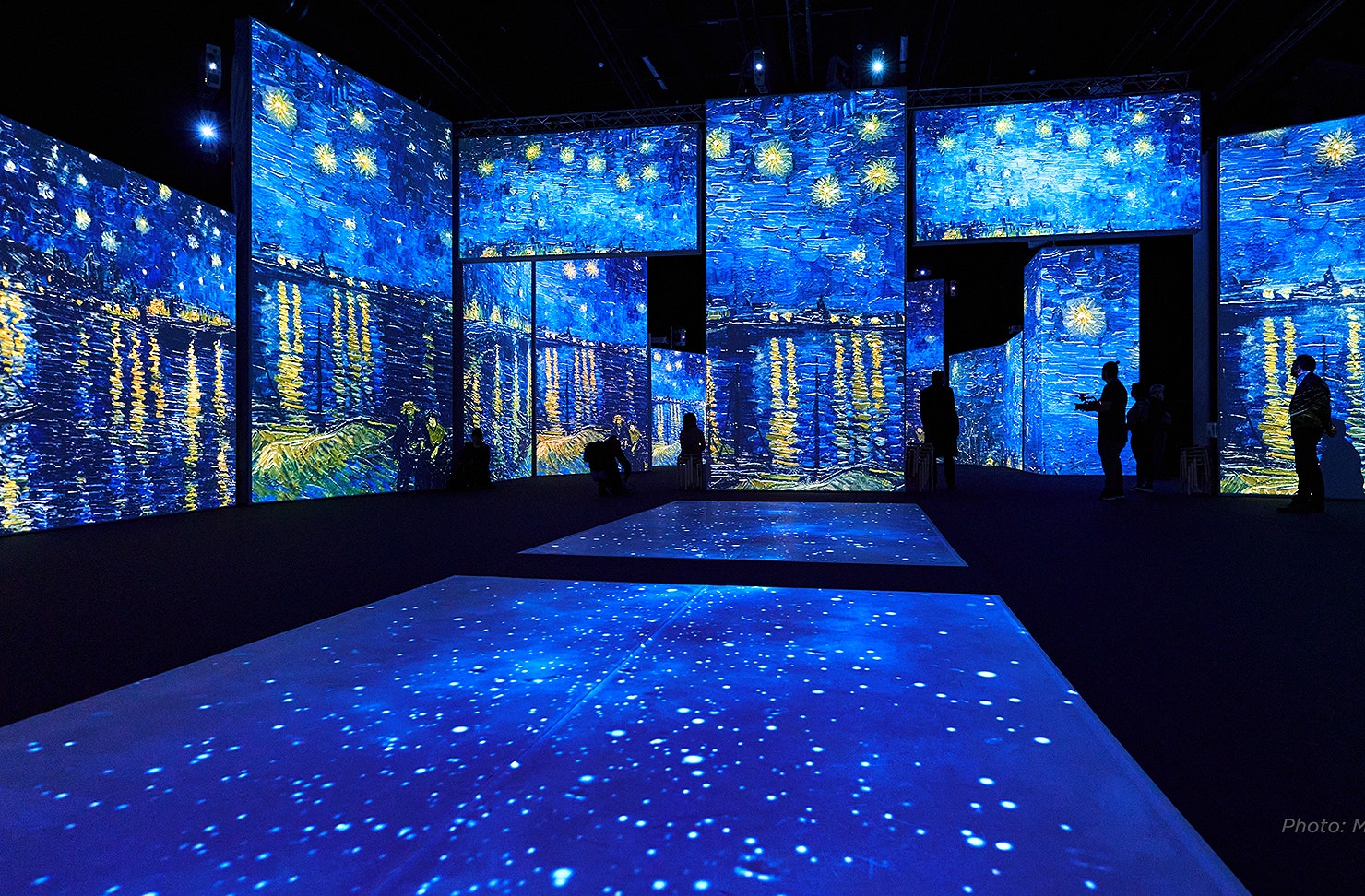 The famous The Starry Night painting lights up an entire room.