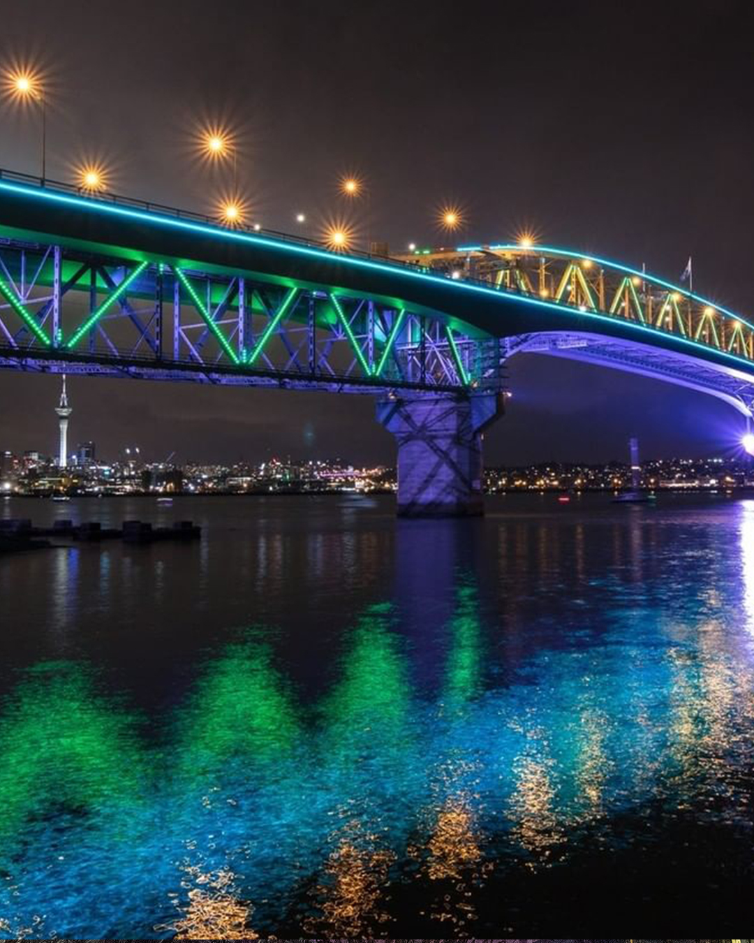 Vector Lights at the Auckland Harbour Bridge for Matariki